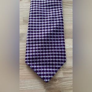Ike Behar Designer 100% Silk Tie in a Beautiful Purple and White Colors